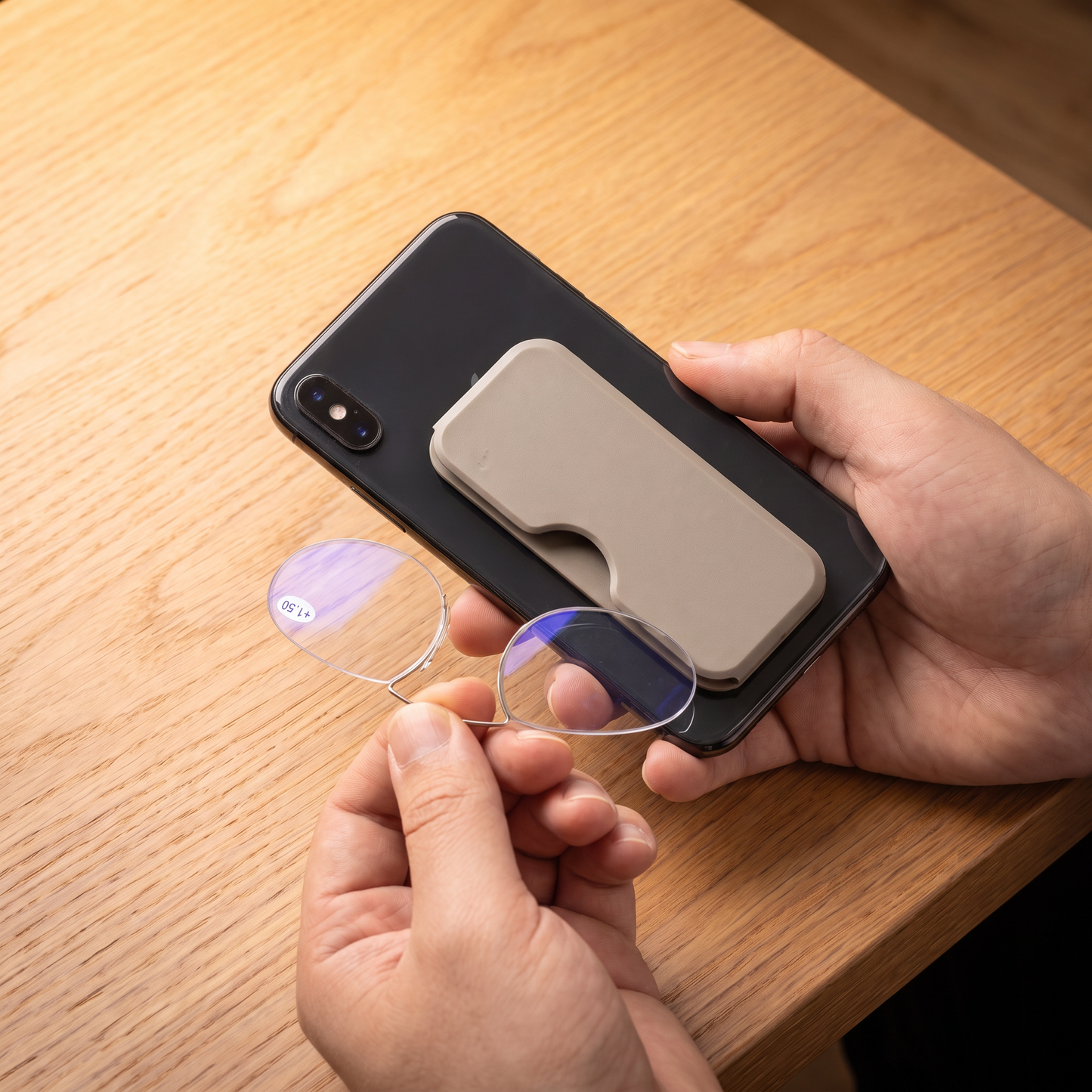 Ultradünne Handy-Lesebrille mit Etui zum Aufkleben